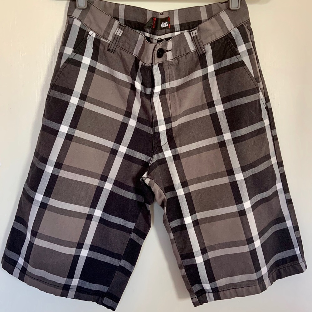 Men’s plaid Etnies shorts size 32